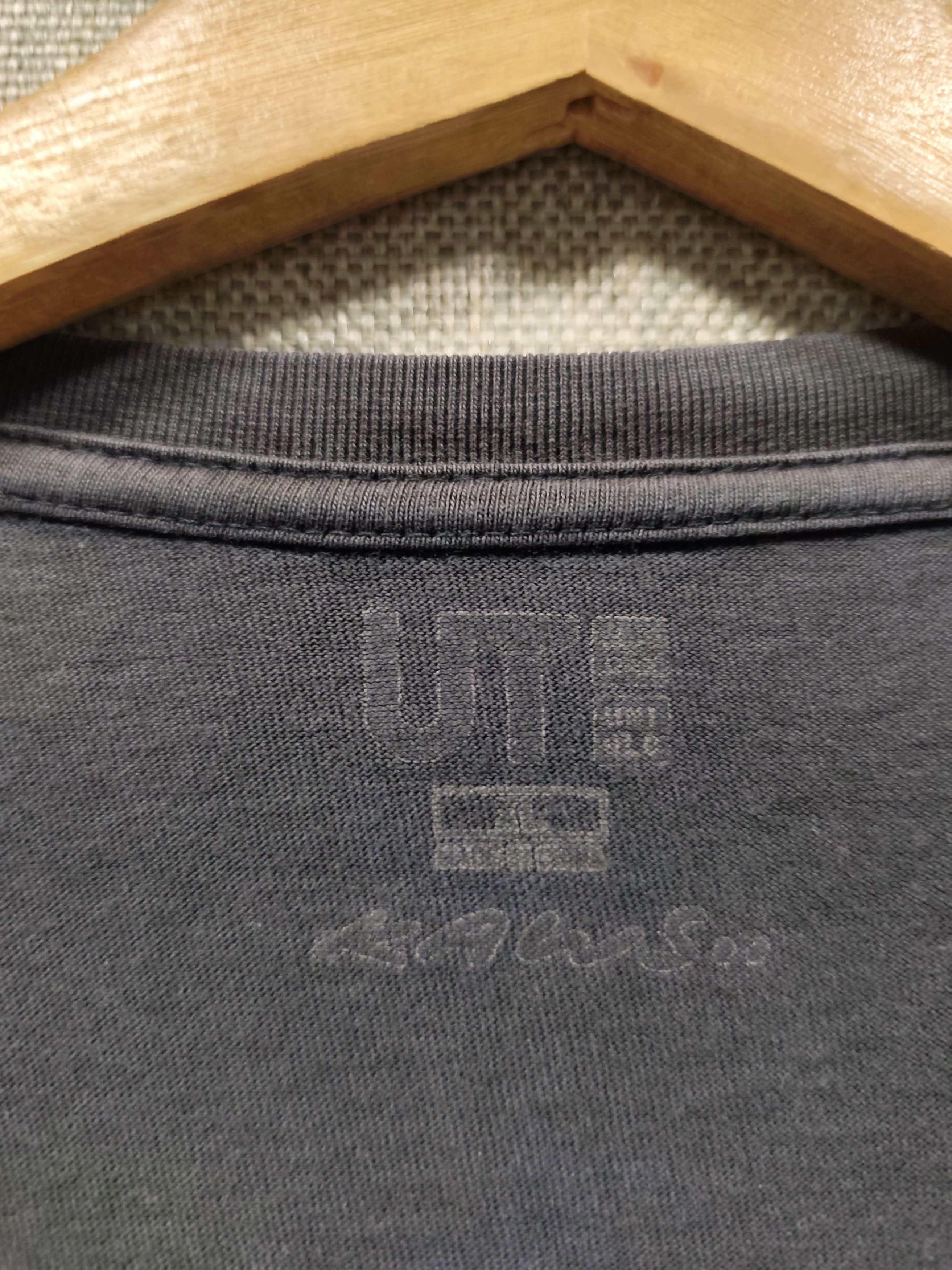 Kaws T shirt kaws x uniqlo Size US L / EU 52-54 / 3 - 5 Thumbnail