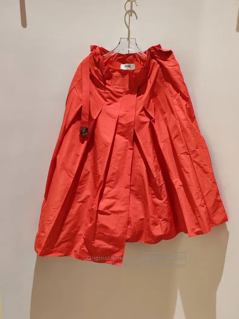 Fendi Fendi Runway style super large skirt flared pleated skirt Size 25" / US 0 / IT 36 - 1 Thumbnail
