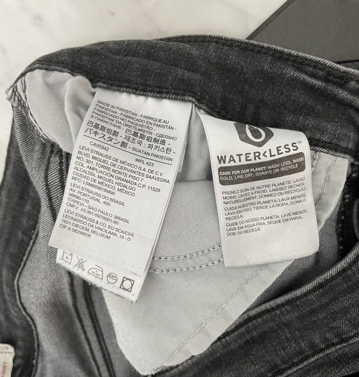 Levi's 🔥 Vintage Women’s Levi’s skinny mid rise jeans Size 31" - 4 Thumbnail