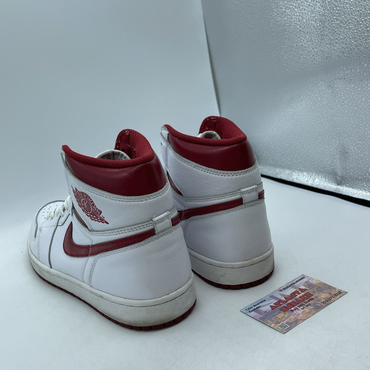 Jordan Brand Air jordan 1 high metallic red Size US 9.5 / EU 42-43 - 4 Thumbnail