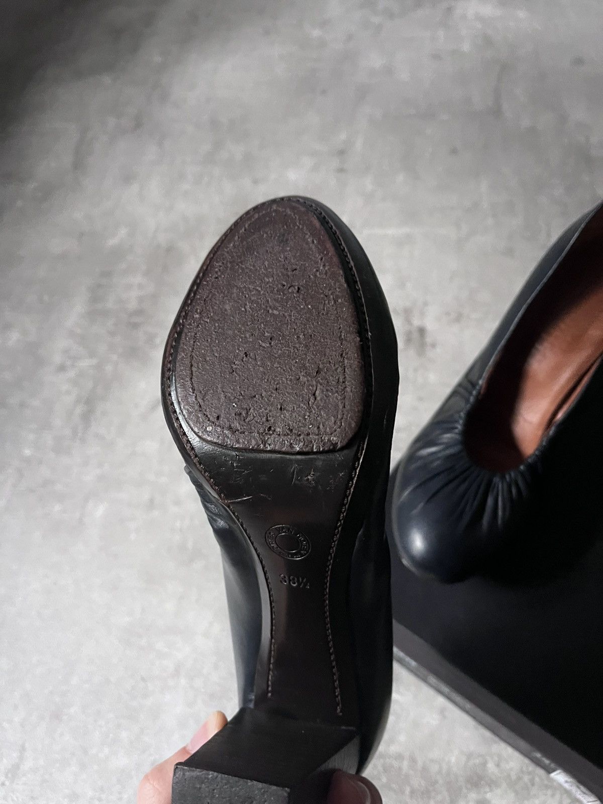 Dries Van Noten Dries Van Noten leather Gathered heels dark navy Size US 8.5 / IT 38.5 - 8 Thumbnail
