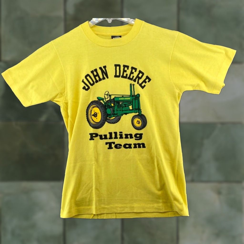 Vintage VINTAGE John Deere Men's T-Shirt M Yellow Graphic USA 90s Crew Neck All Seasons Size US M / EU 48-50 / 2 - 1 Thumbnail