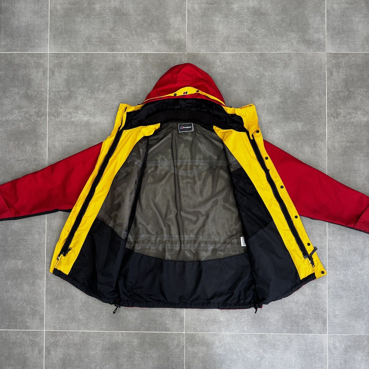 Berghaus Vintage Berghaus Mera Peak Gore-Tex Men Rain Coat Jacket Size US L / EU 52-54 / 3 - 14 Thumbnail