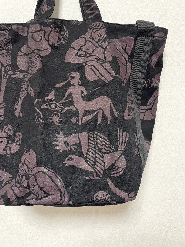 Vivienne Westwood Vivienne Westwood size os Kenya series Cupid print large ca Size ONE SIZE - 7 Thumbnail