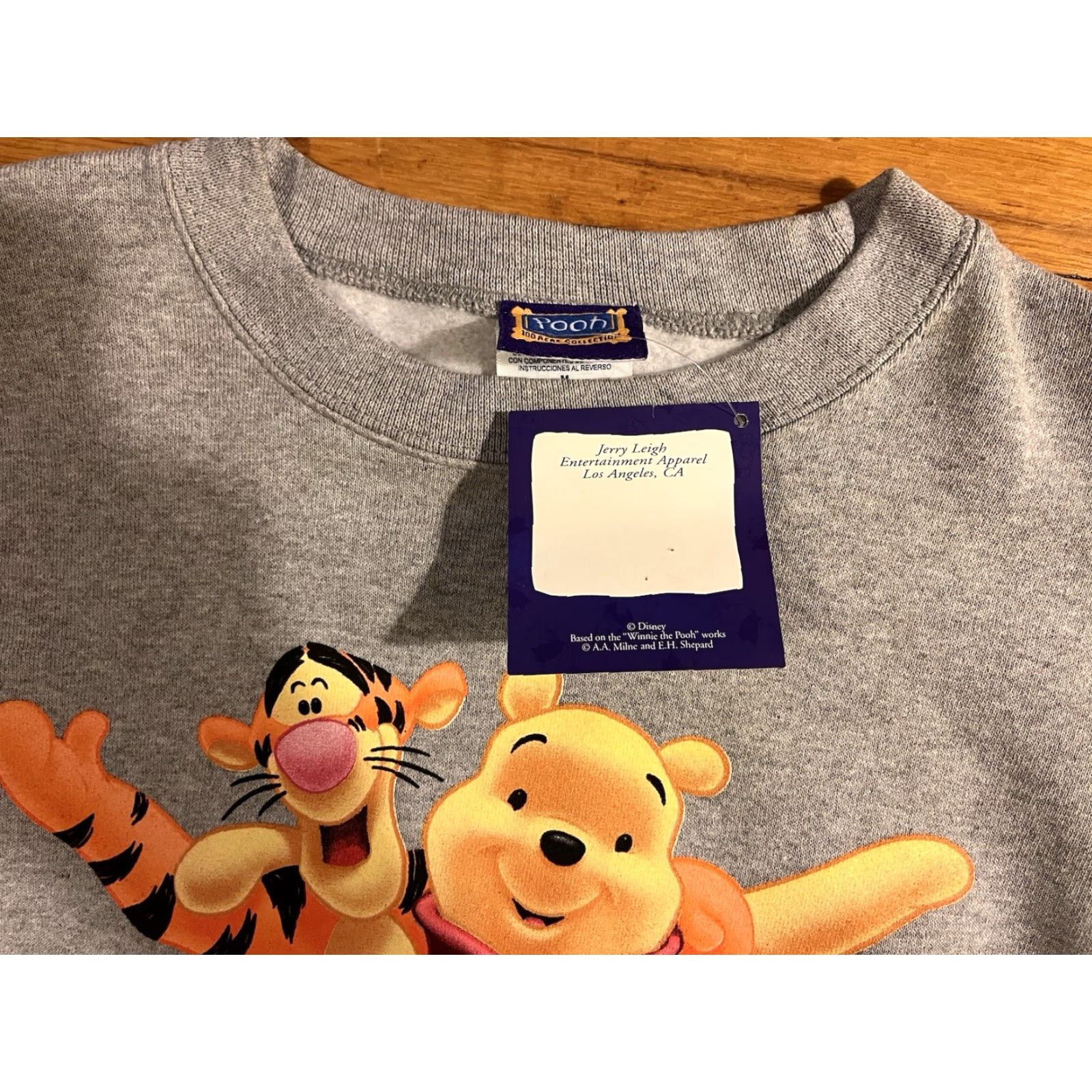 Disney VINTAGE Disney Winnie The Pooh Tigger Sweater Women’s Medium Gray Geometric Print 90s Cartoon Crew Neck Pullover Sweatshirt Size M / US 6-8 / IT 42-44 - 6 Thumbnail