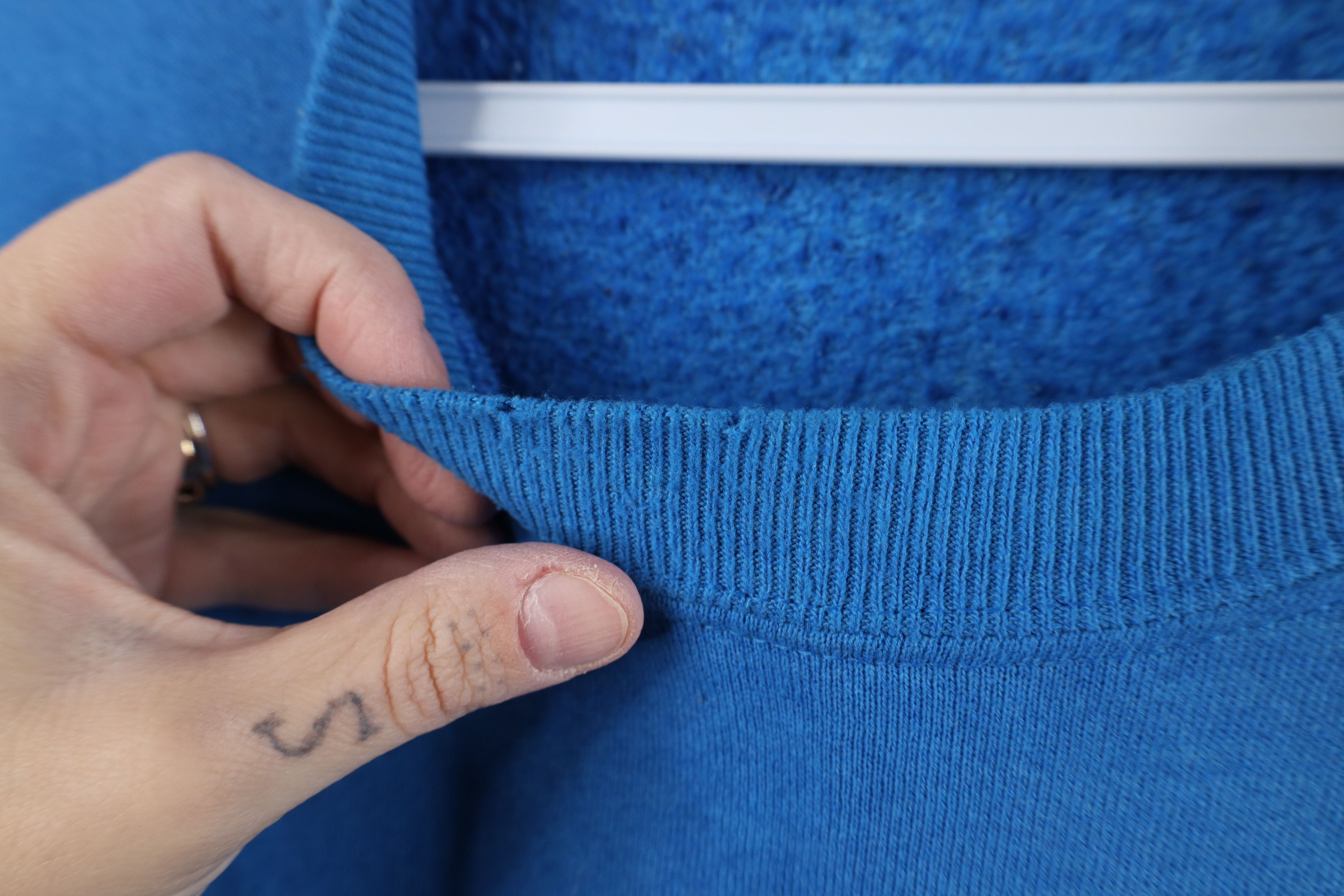 Vintage Vintage 90s Streetwear Blank Heavy Crewneck Sweatshirt Blue Size XL / US 12-14 / IT 48-50 - 4 Thumbnail