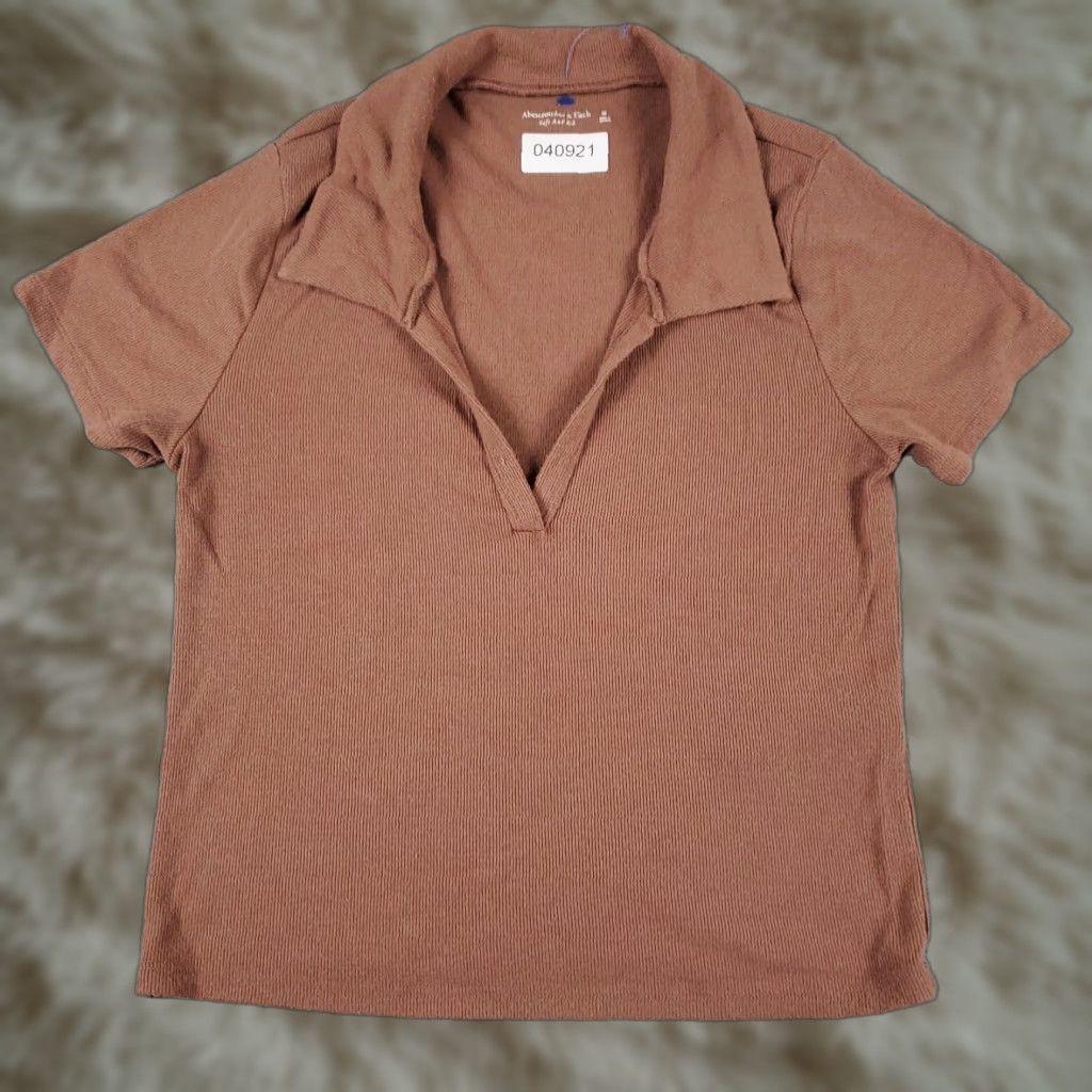 Abercrombie & Fitch Abercrombie & Fitch Polo Shirt Womens Medium Beige Short Sleeve Crop Top Ladies Size M / US 6-8 / IT 42-44 - 1 Thumbnail