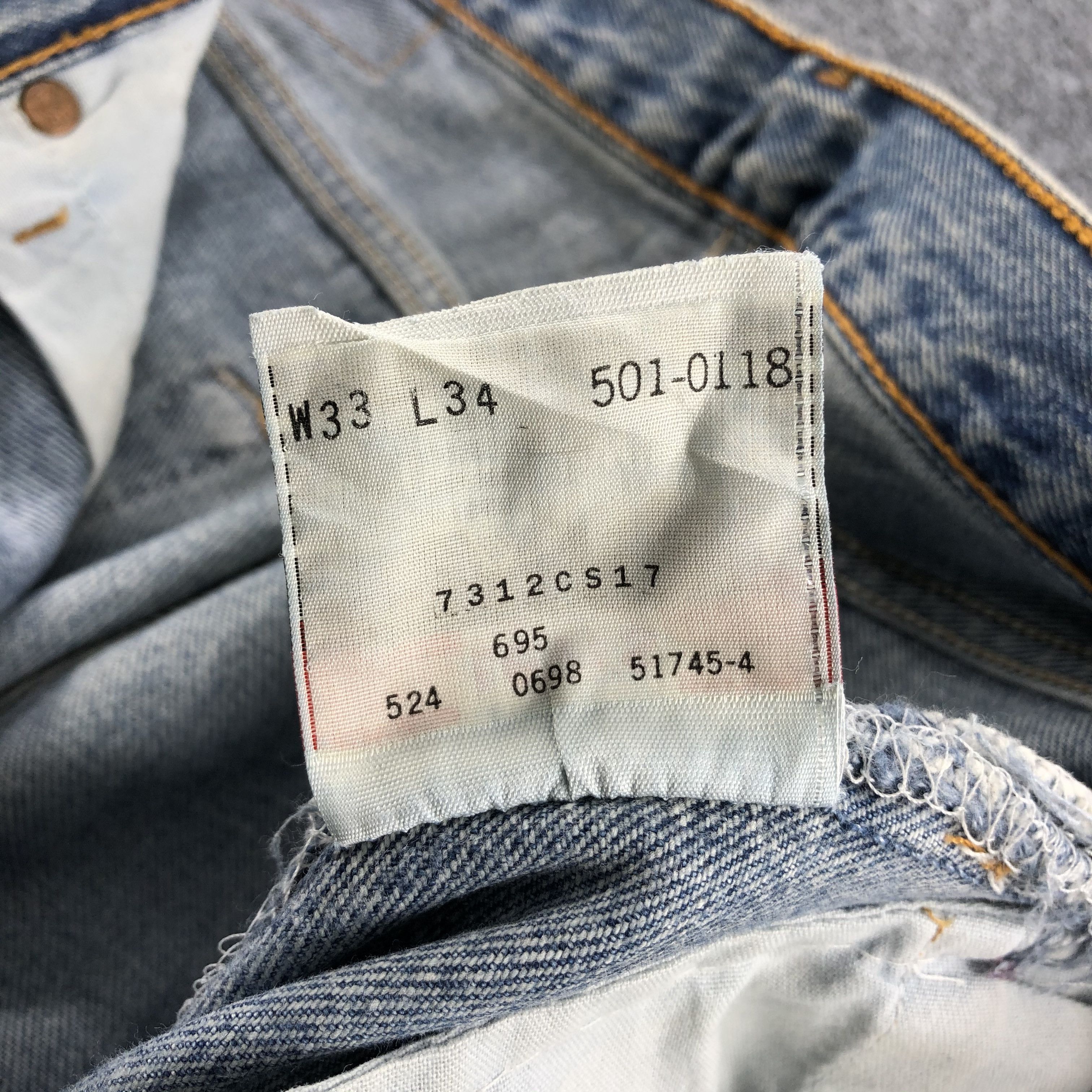 Levi's Vintage 90s Light Wash Levis 501 Denim Jeans-JM834 Size US 32 / EU 48 - 11 Thumbnail