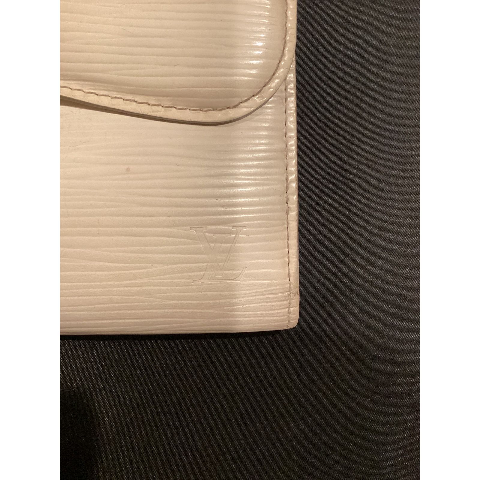 Louis Vuitton Authentic Louis Vuitton Eugenie Wallet in ivory epi leather Size ONE SIZE - 6 Thumbnail