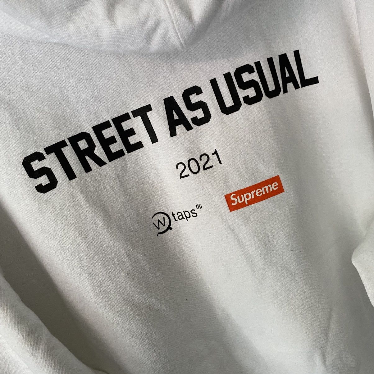 Supreme × Wtaps Supreme WTAPS White Sic’ Em’ Hoodie Size US L / EU 52-54 / 3 - 4 Thumbnail