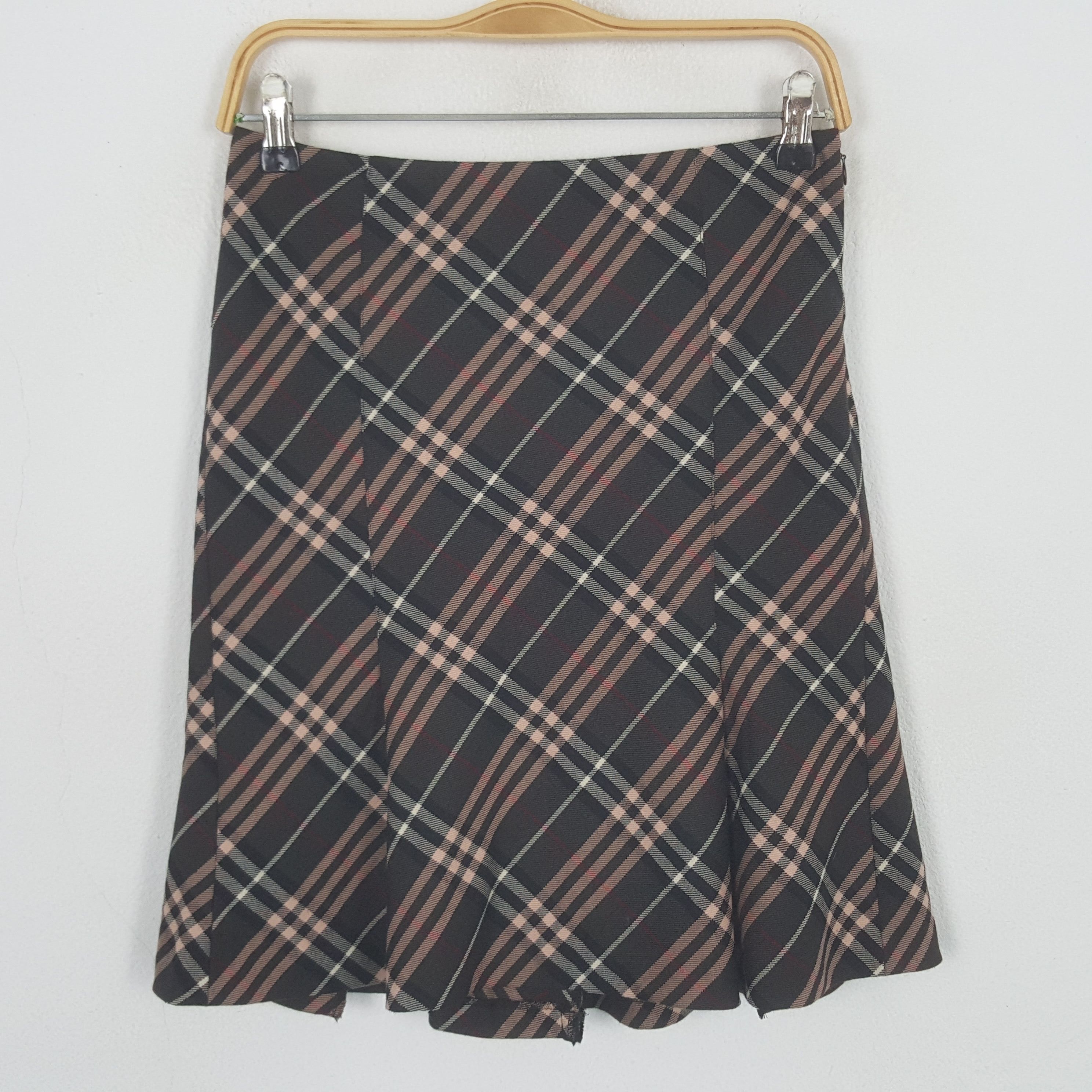 Burberry Vintage Burberry London Blue Label Nova Check Skirts Size 27" / US 4 / IT 40 - 1 Thumbnail