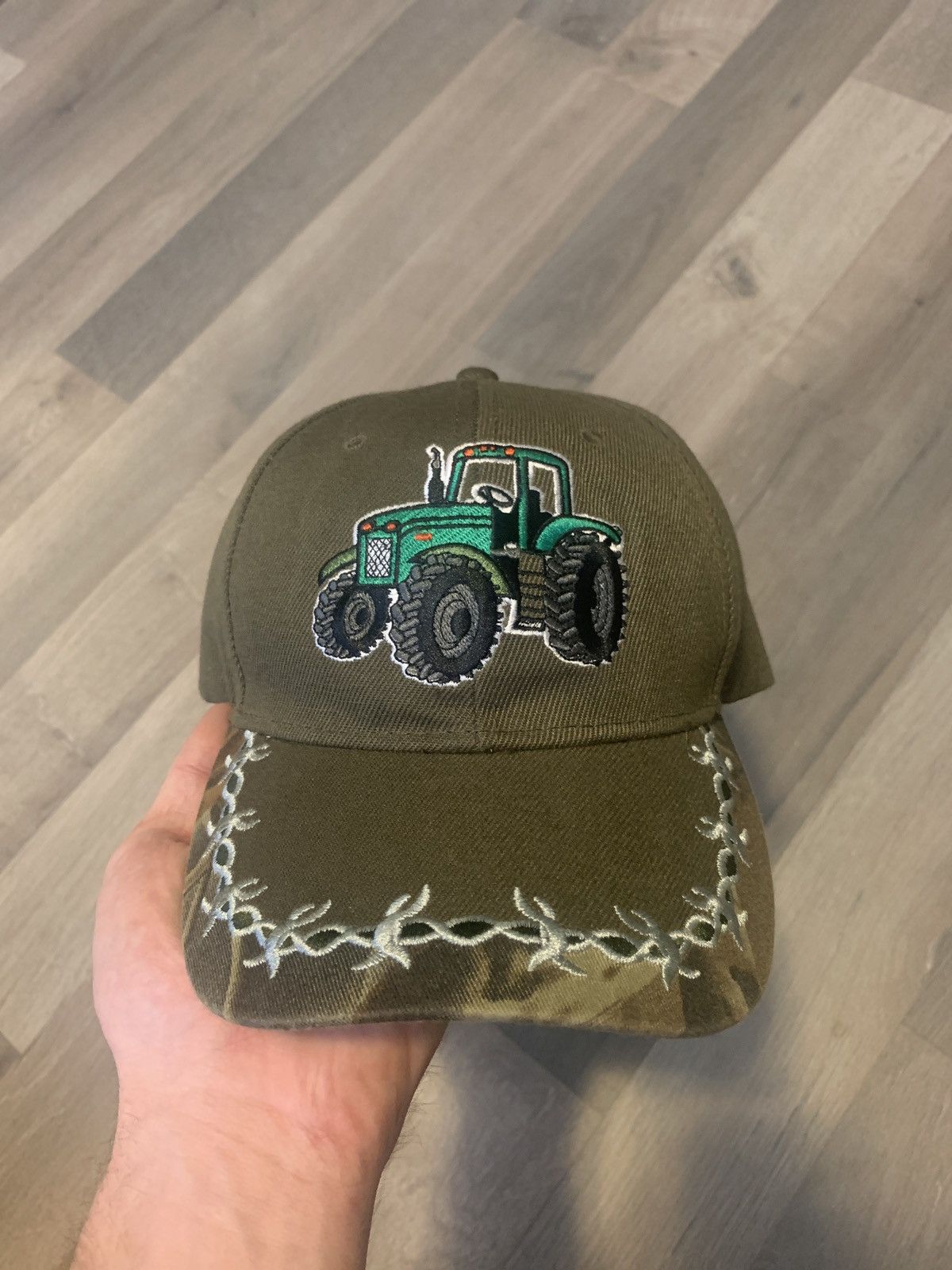 Realtree Crazy Y2K embroidered realtree tractor hat Size ONE SIZE - 1 Thumbnail