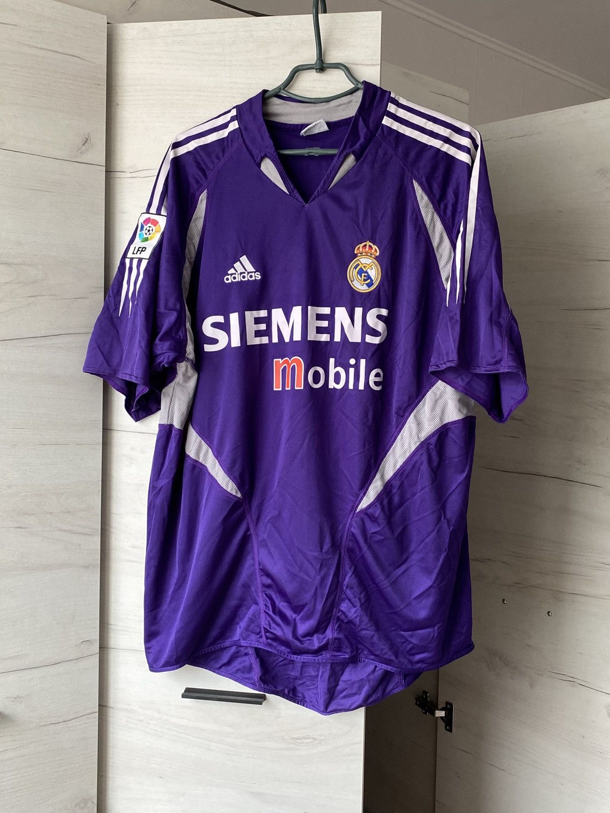 Adidas REAL MADRID 04 05 GOALKEEPER FOOTBALL SHIRT JERSEY ADIDAS Size US L / EU 52-54 / 3 - 1 Thumbnail