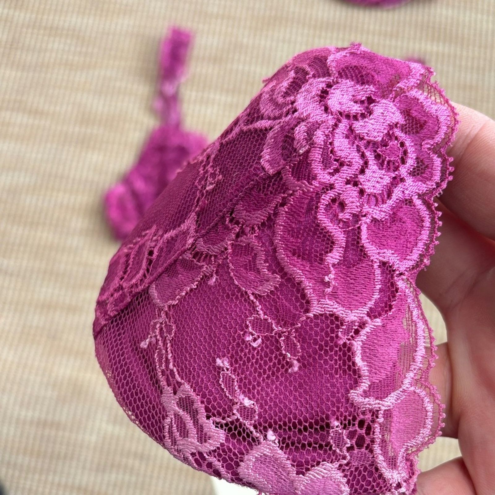 La Perla NWT La Perla Fuchsia Lace Bra 34B Size ONE SIZE - 6 Thumbnail