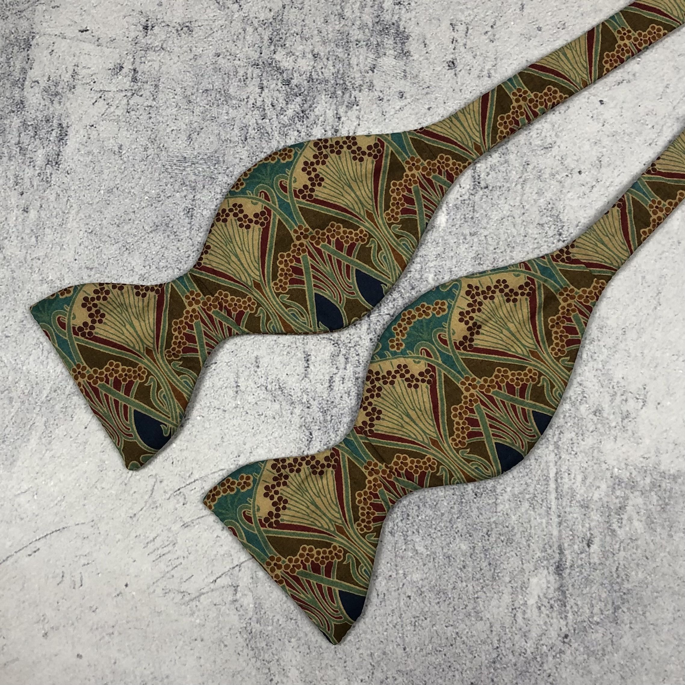 Liberty Vintage Liberty Tana Lawn Bow Tie Size ONE SIZE - 5 Thumbnail