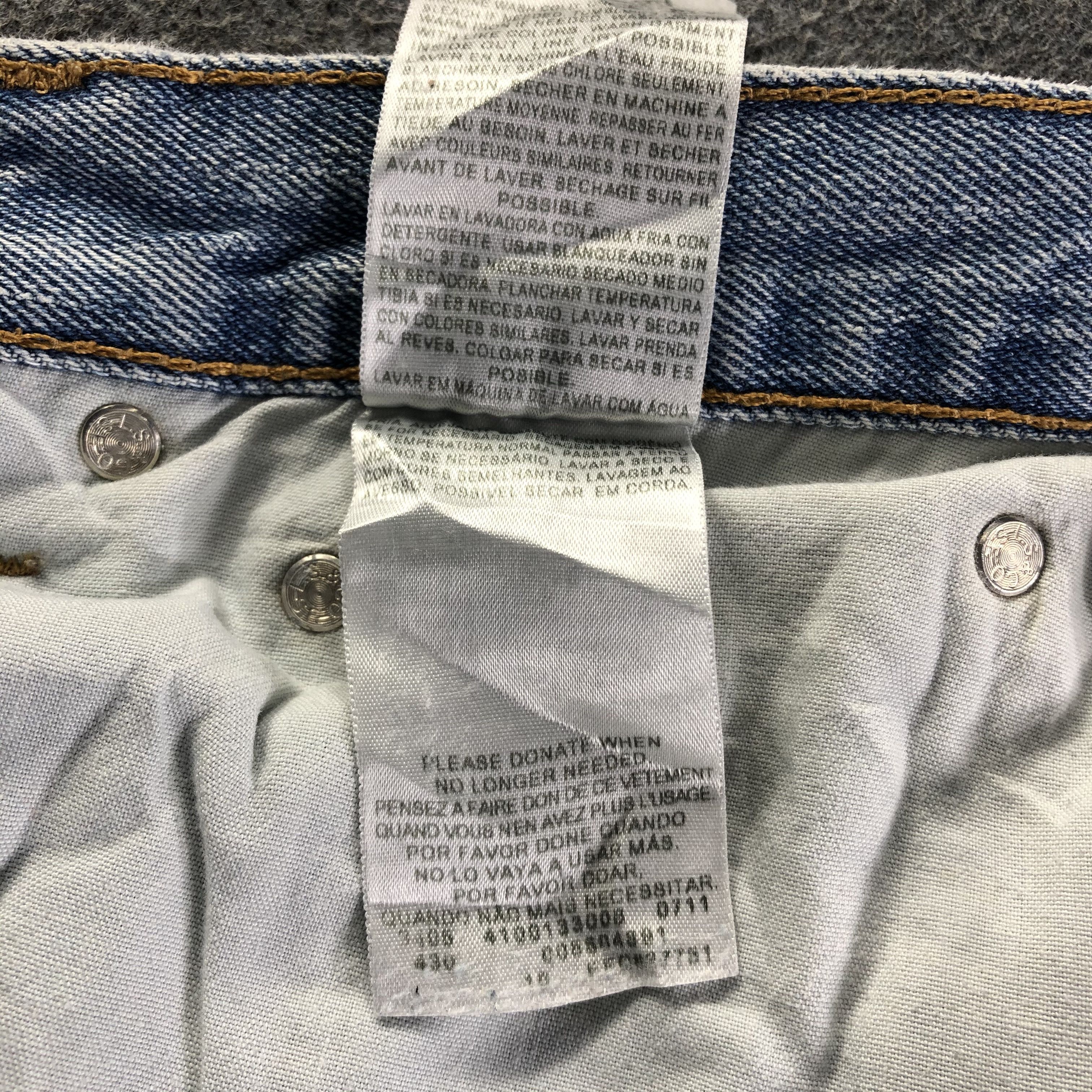 Levi's Vintage Light Wash Levis 560 Jeans-J4101 Size US 35 - 11 Thumbnail