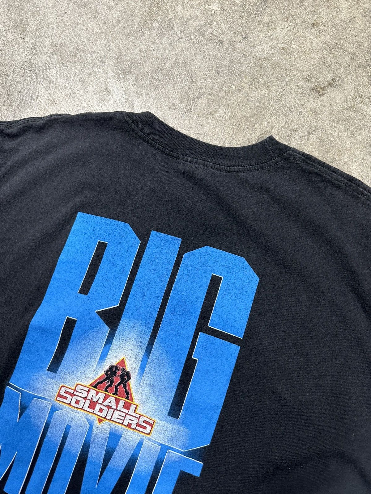 Vintage Vintage 90s Small Soldiers Movie Promo Mullet T-Shirt Size US XL / EU 56 / 4 - 5 Thumbnail