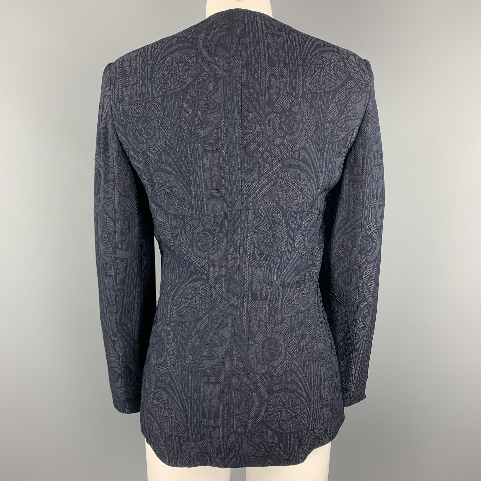 Giorgio Armani GIORGIO ARMANI Size 0 Navy Jacquard V Neck Jacket Size XS / US 0-2 / IT 36-38 - 6 Thumbnail