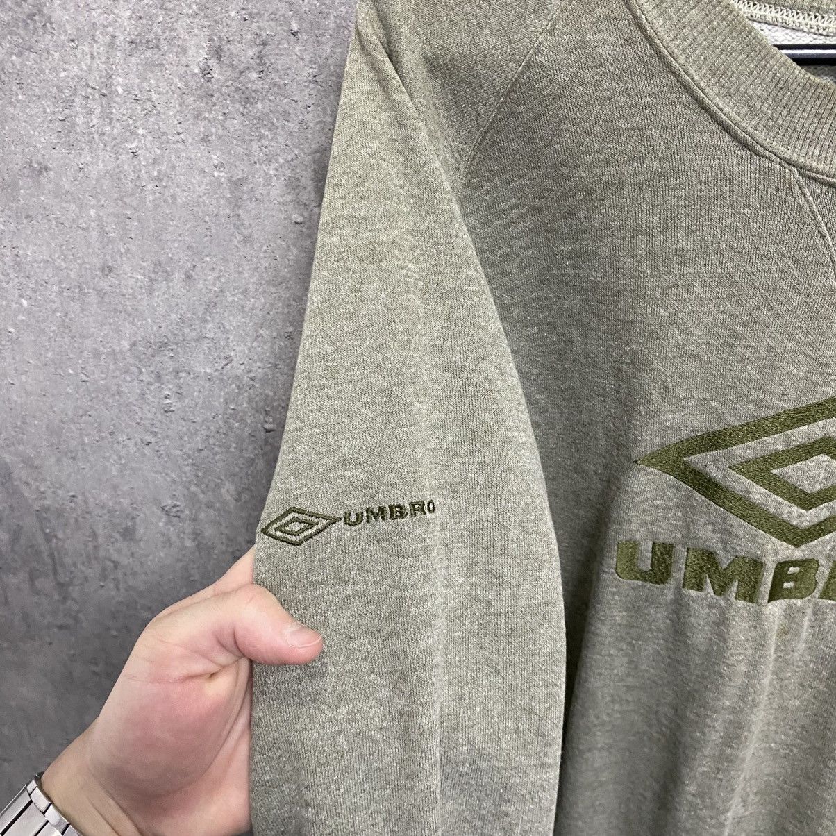 Umbro Vintage Umbro Sweatshirt Big Logo Size XL Streetwear Size US XL / EU 56 / 4 - 7 Thumbnail