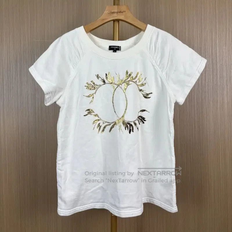 Chanel Chanel White Cotton T-Shirt with Gold Print . Size M / US 6-8 / IT 42-44 - 1 Thumbnail