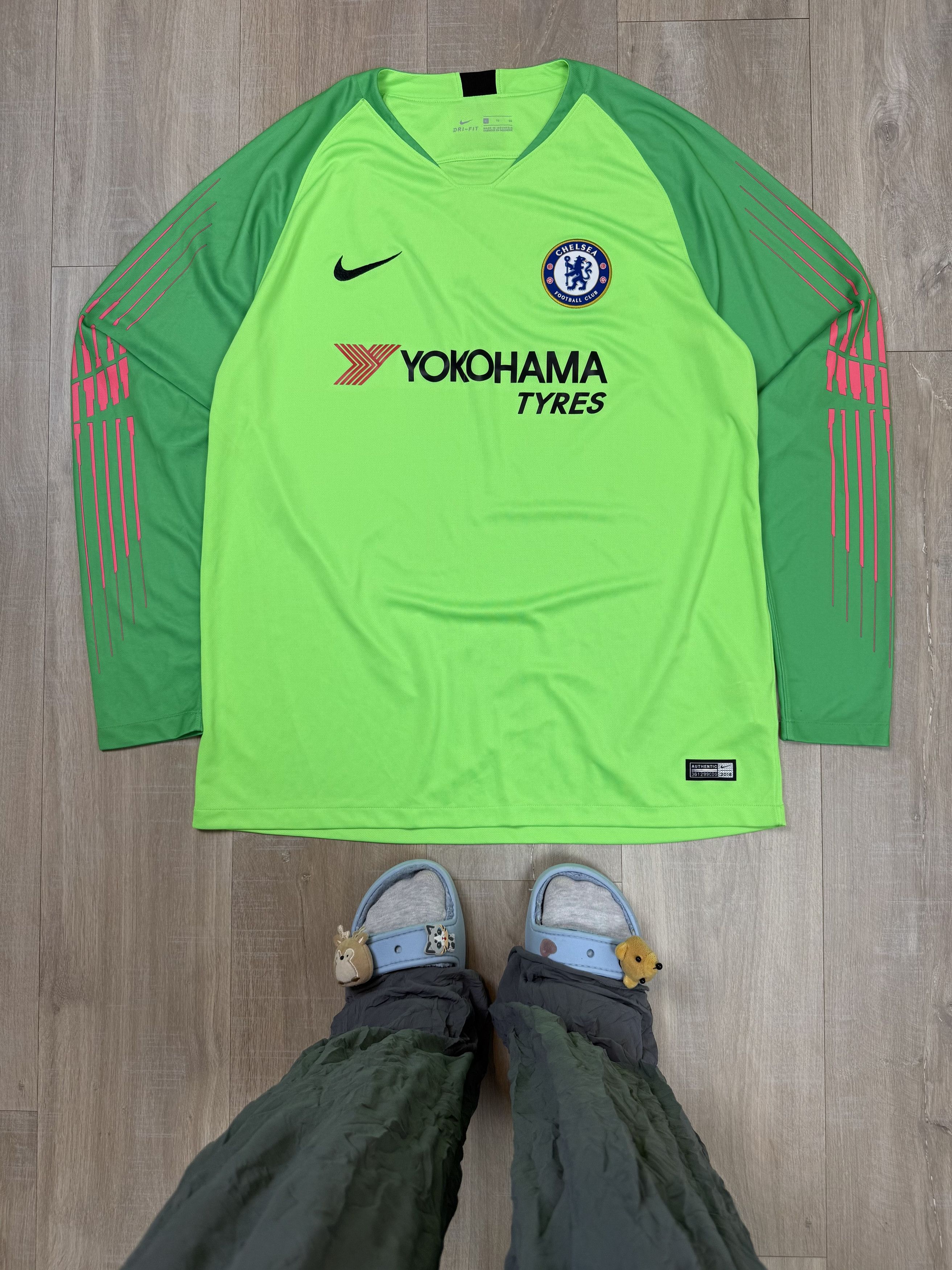 Adidas Chelsea 2018/2019 Nike Football Goalkeeper Soccer Jersey Size US XL / EU 56 / 4 - 1 Thumbnail