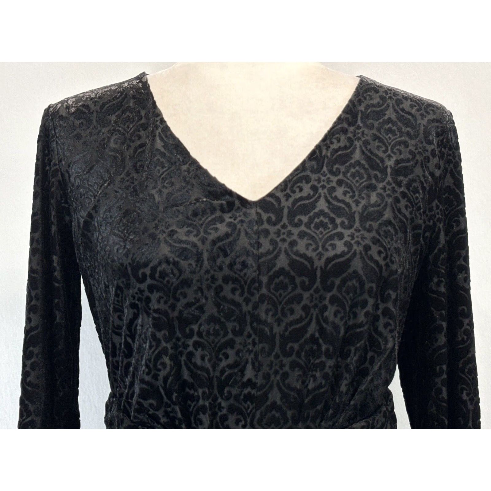Talbots VINTAGE? Talbots Velvet Burnout Dress Midi Sheath Women's Size M Black Gothic Stretch 10 Ladies Witchy Twist Men/Women? Size M / US 6-8 / IT 42-44 - 5 Thumbnail
