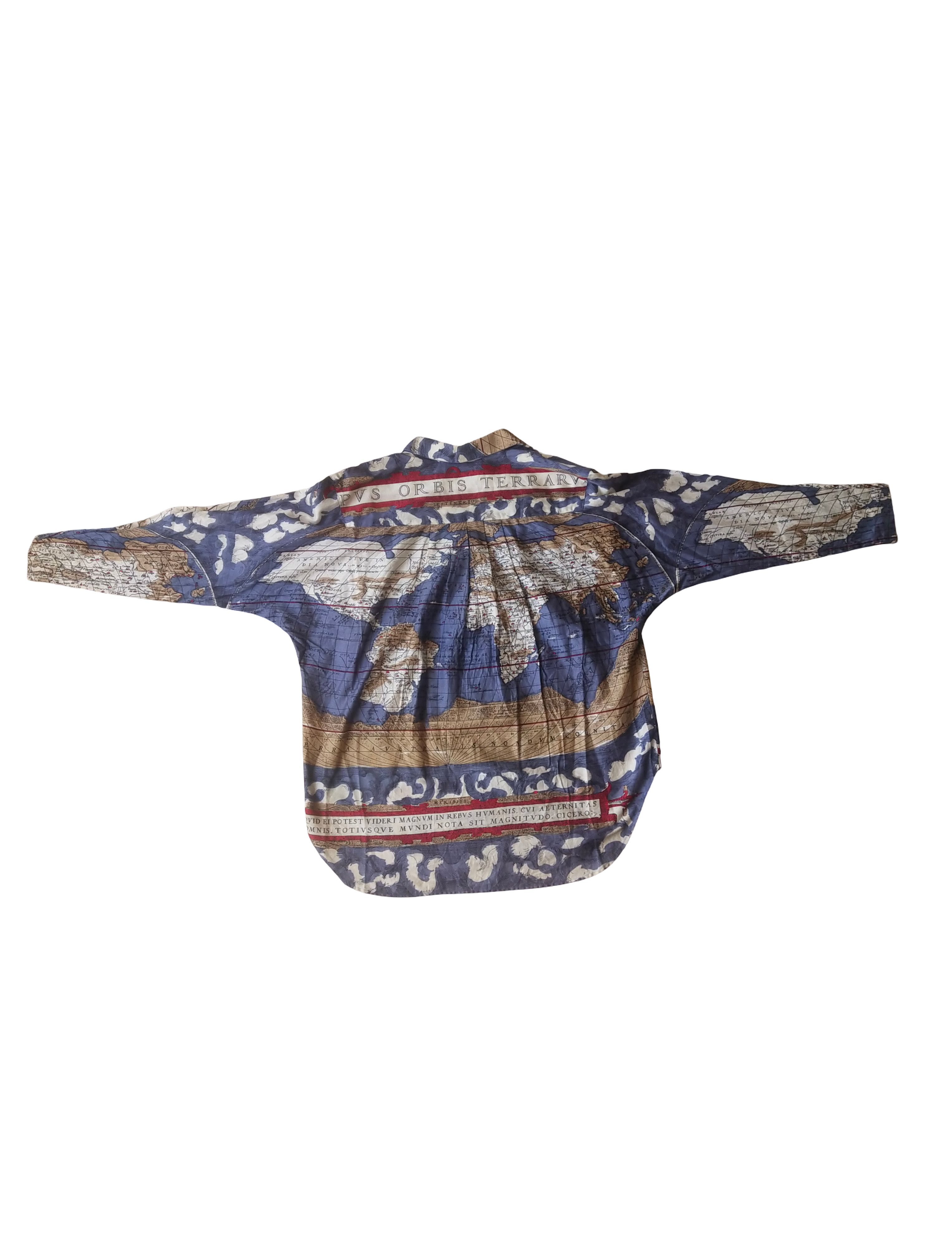 Vintage Vintage Fresa World Map Print Shirt Japan Graphic Size US M / EU 48-50 / 2 - 7 Thumbnail