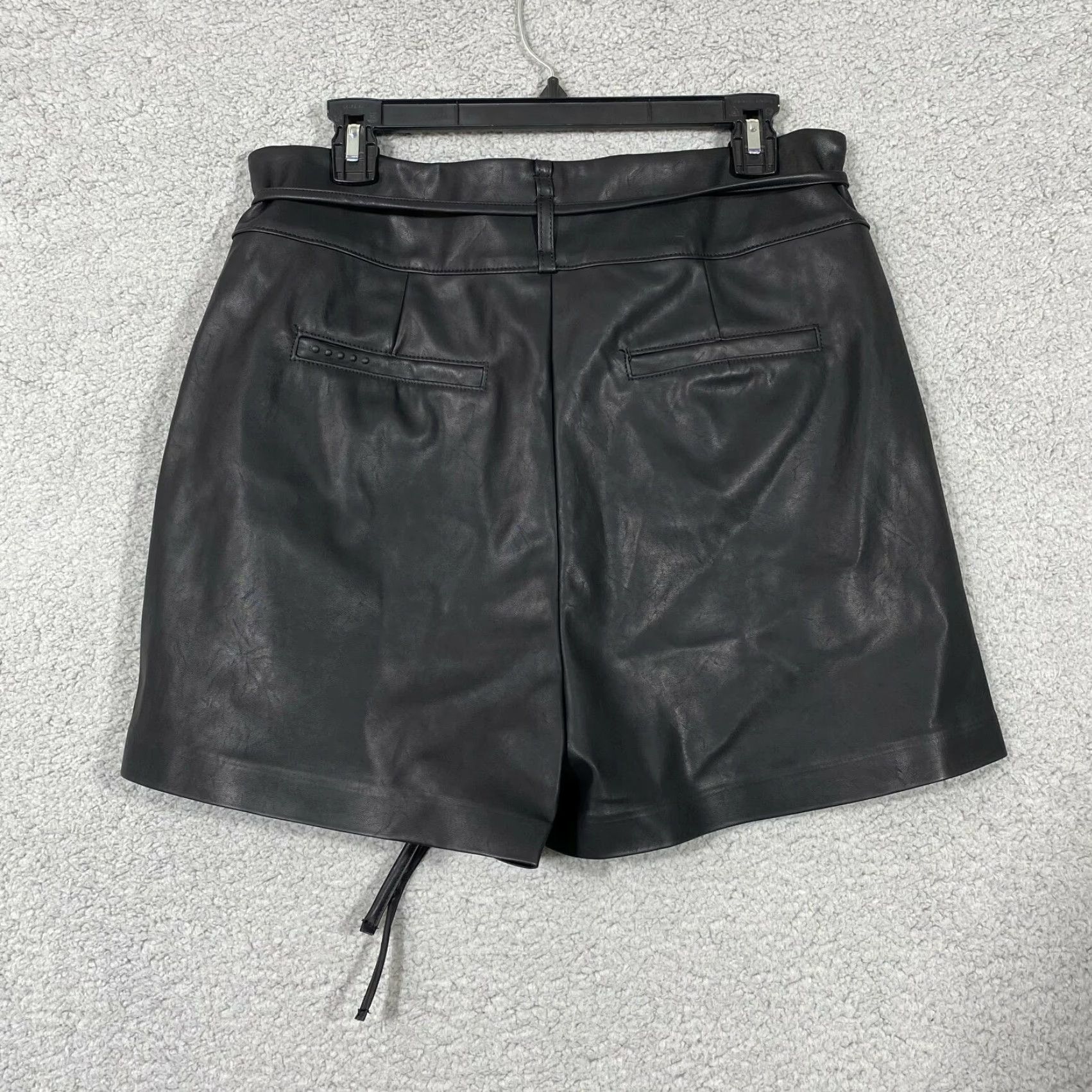 Vintage BLANK NYC Paperbag Waist Shorts Bow Black Faux Leather 31 Women Size 24" / US 00 / IT 34 - 5 Thumbnail