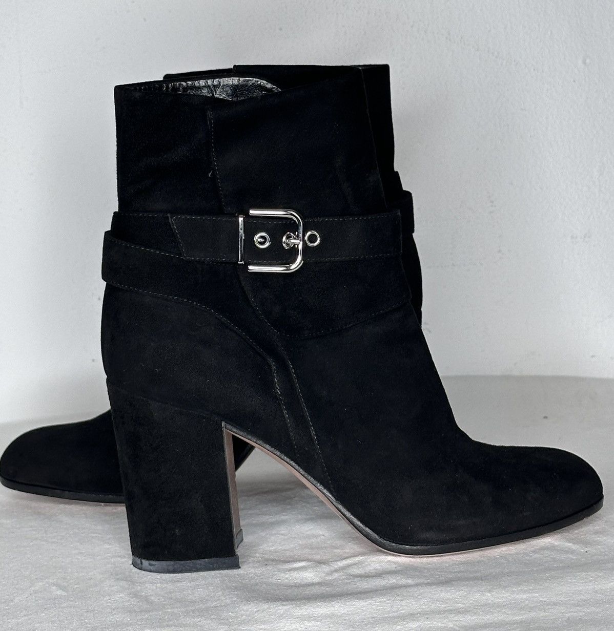 Gianvito Rossi Bottines à talons Gianvito Rossi en suede noir 37,5 Size US 6.5 / IT 36.5 - 1 Thumbnail