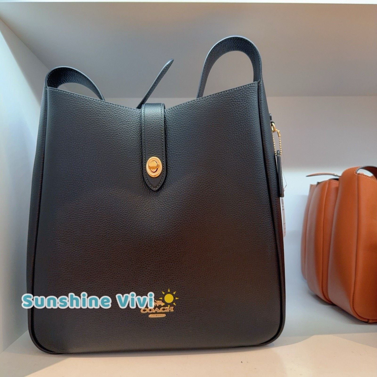 Coach NWT COACH Hadley Large Shoulder Bag Gold/Black CCD65 Size ONE SIZE - 1 Thumbnail