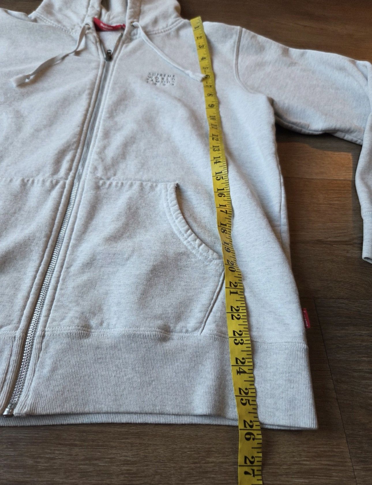 Supreme Supreme World Famous 1994 Light Grey Zip Up Size US M / EU 48-50 / 2 - 6 Thumbnail