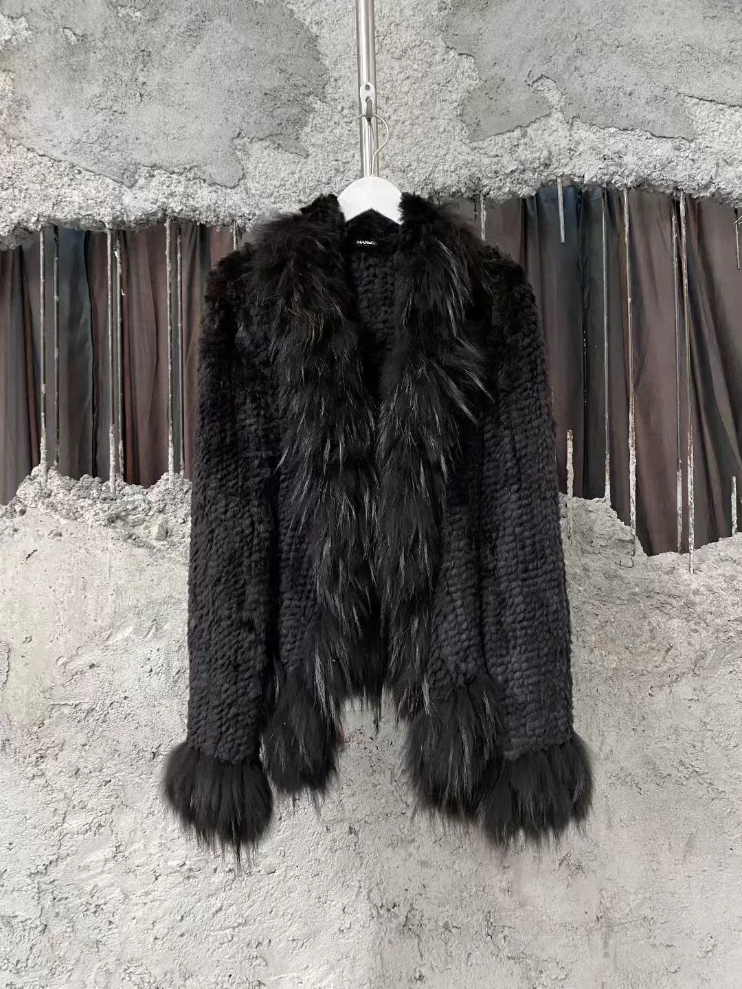 MAX&Co. MAX&Co Black Fur Trim Coat Size M / US 6-8 / IT 42-44 - 1 Thumbnail