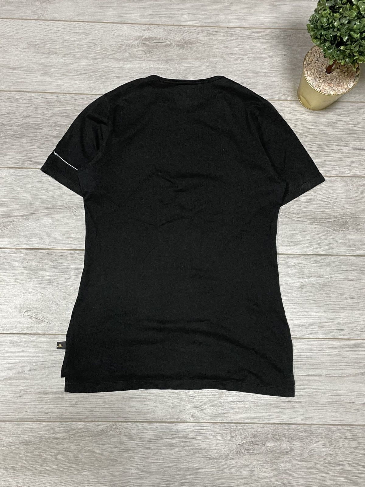 Vivienne Westwood Vivienne Westwood arm & cutlass vintage t-shirt Size US XL / EU 56 / 4 - 10 Thumbnail