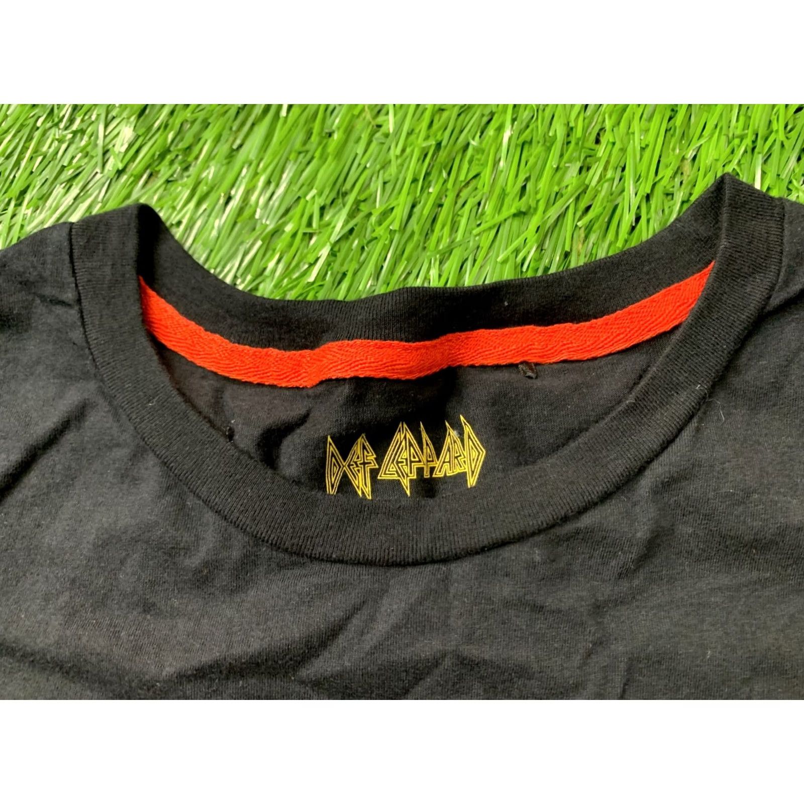 Vintage DEF LEPPARD Pyromania 2023 MEN Shirt XL Black T-SHIRT Official Product Size XL Shirt Men Def Leppard Pyromania 2023 Size US XL / EU 56 / 4 - 5 Thumbnail