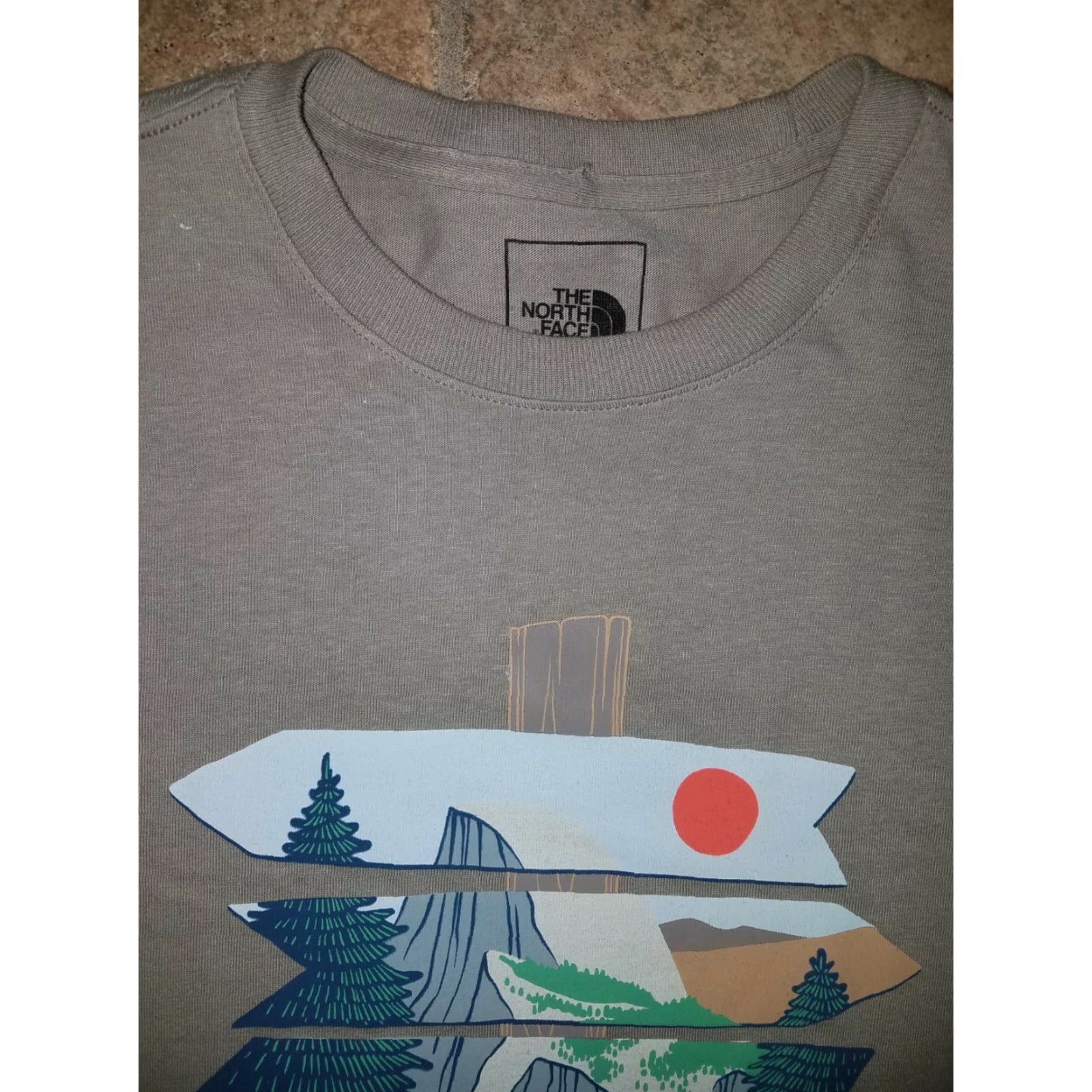 The North Face The North Face T-Shirt Mens S Beige Graphic Regular Size S Beige Mens T-Shirt Graphic The North Face Size US S / EU 44-46 / 1 - 3 Thumbnail