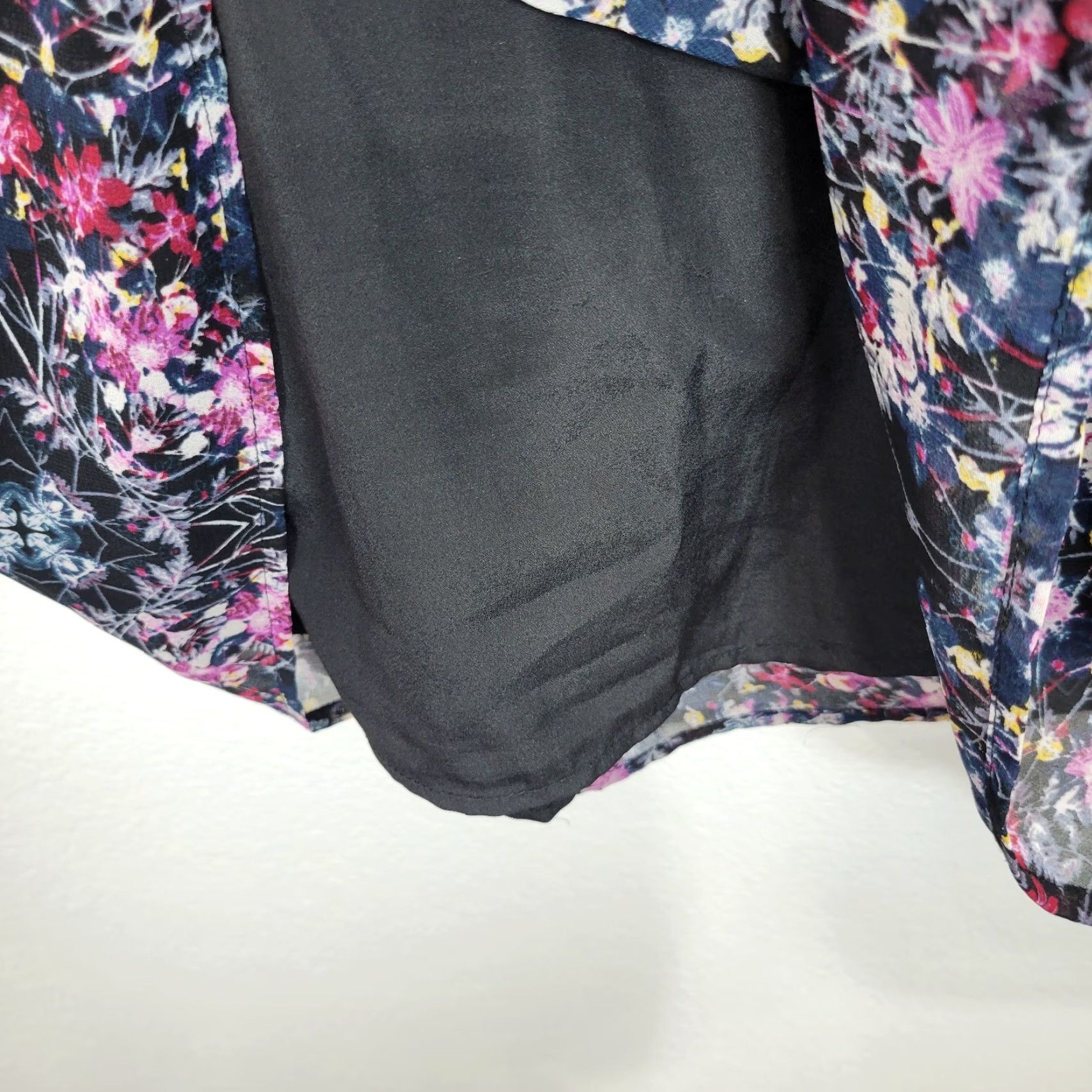 BCBGeneration BCBGGeneration Shift Dress Smocked Floral Long Sleeve Black Sz S Womens Dress Size S / US 4 / IT 40 - 7 Thumbnail