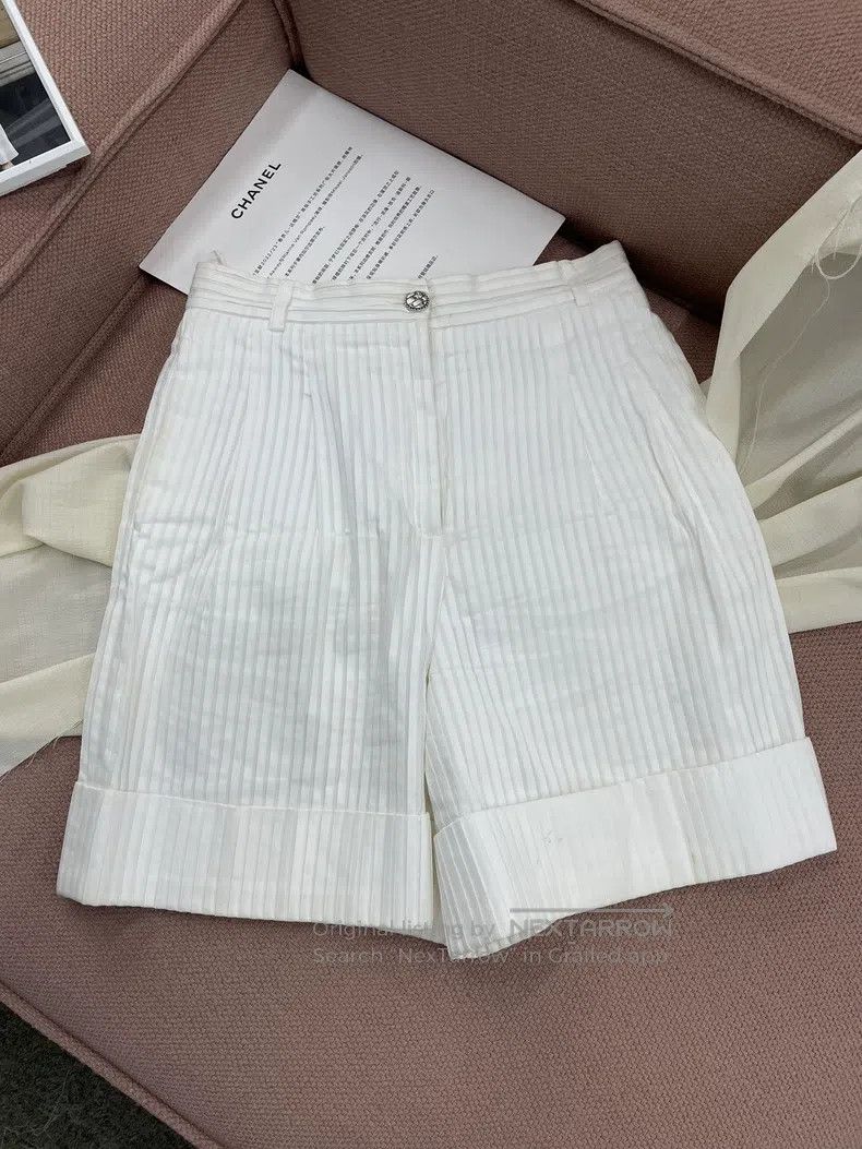Chanel Chanel 15S white vertical striped shorts Size 26" / US 2 / IT 38 - 1 Thumbnail