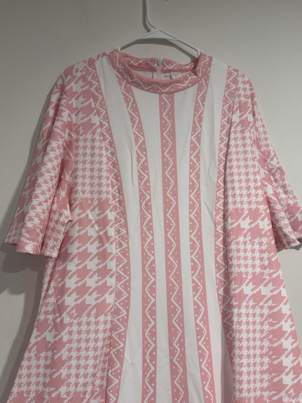 Other WDIRARA Houndstooth Chevron Mock Neck Butterfly Sleeve Dress Size 4XL / US 24-26 - 5 Thumbnail