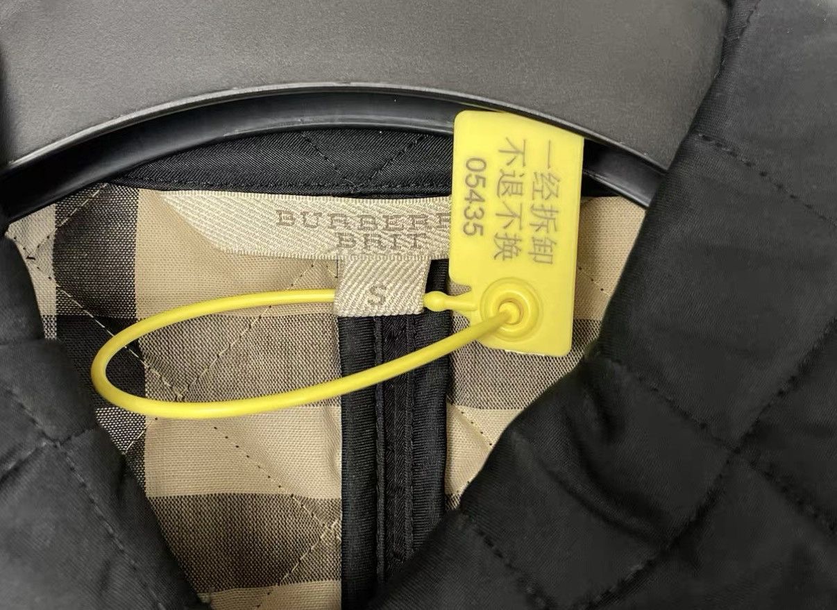 Burberry Burberry Classic Quilted Diamond Padded Jacket J31 Size US S / EU 44-46 / 1 - 5 Thumbnail