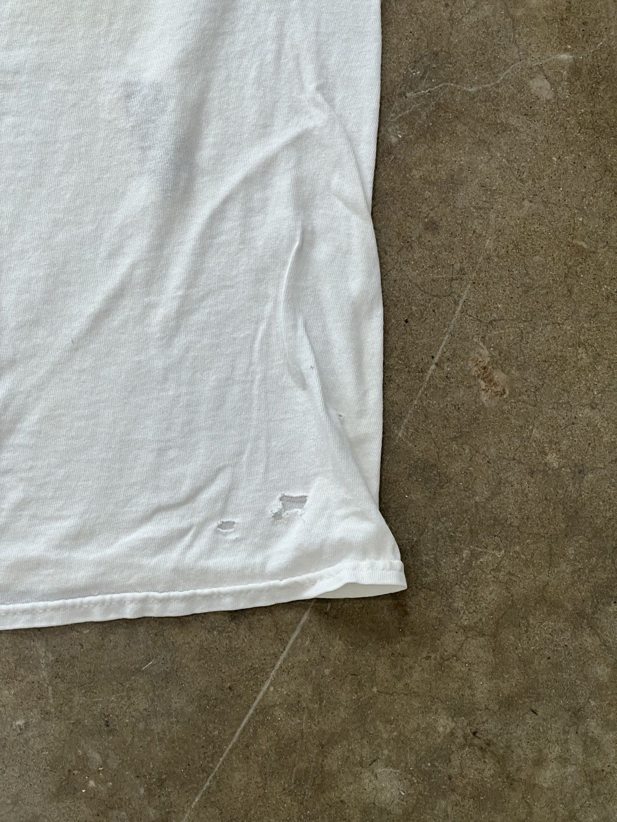 Vintage Vintage Blood Donation Starve a Mosquito Distressed Tee XL Size US XL / EU 56 / 4 - 8 Thumbnail