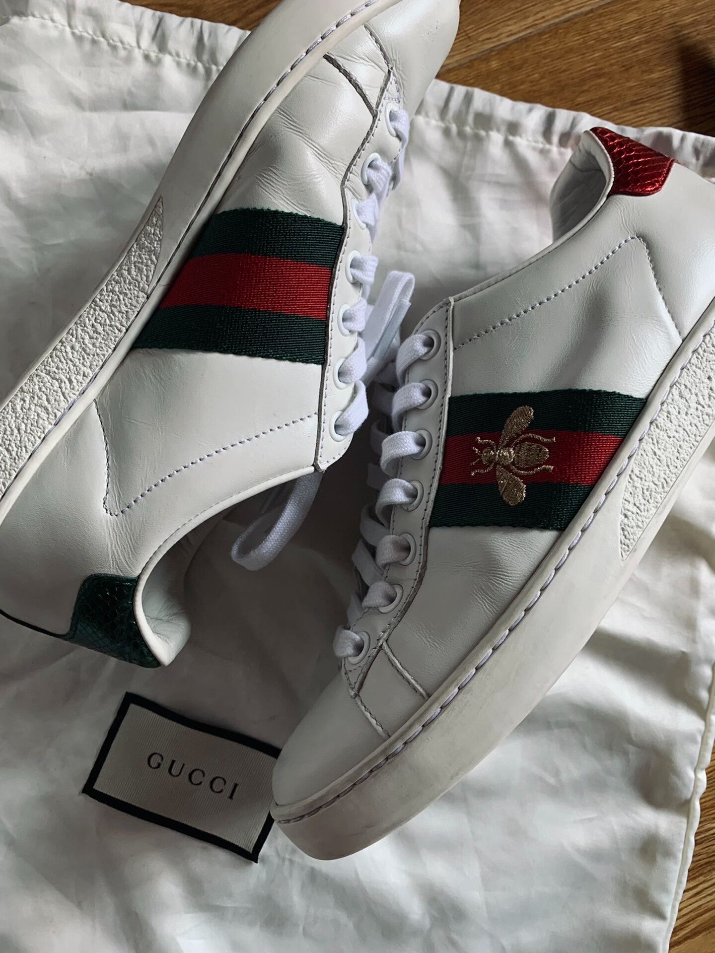 Gucci Gucci Classic Bee White Sneakers Size US 4.5 / IT 34.5 - 1 Thumbnail