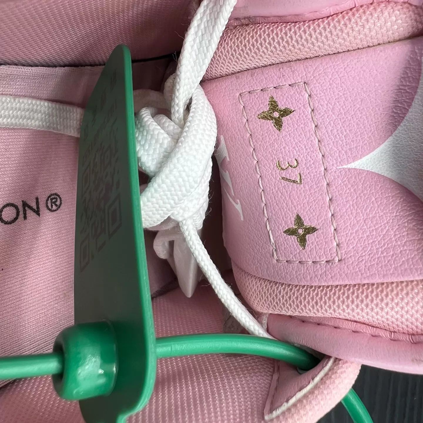 Louis Vuitton LV Charlie White/Pink 37 Size US 6.5 / IT 36.5 - 8 Thumbnail