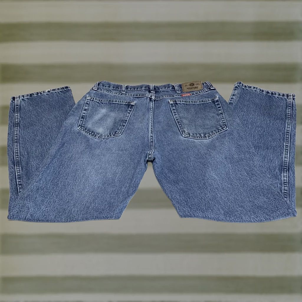Wrangler Wrangler Jeans Regular Fit Denim Blue Jeans Mens 36x30 Straight Leg Distressed Wrangler Premium Quality Size US 36 / EU 52 - 1 Thumbnail