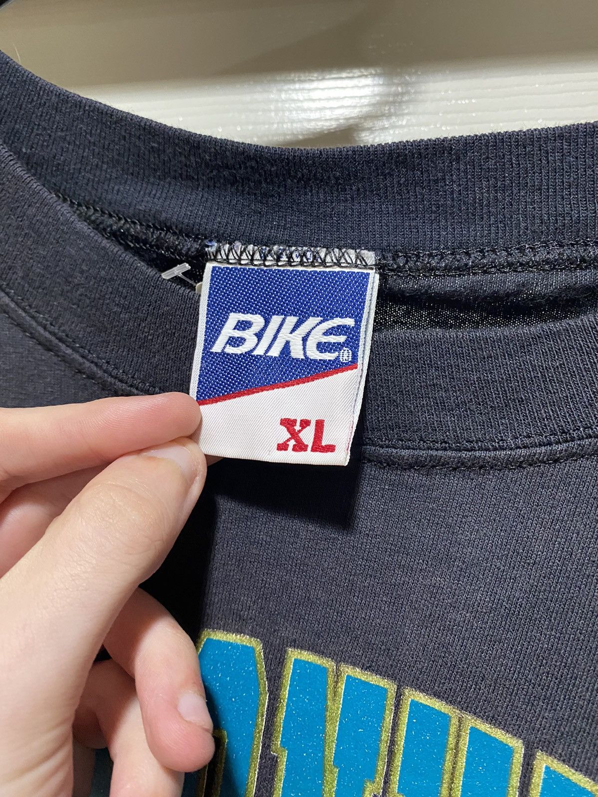NFL × Vintage Vintage 1993 Jacksonville Jaguars Banned Logo Tee Shirt Size US XL / EU 56 / 4 - 6 Thumbnail