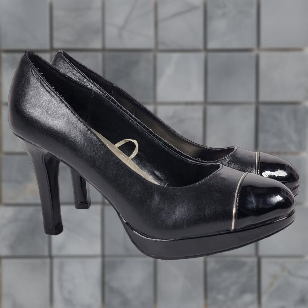 Vintage Tahari Laurie Womens Size 7 Black Leather Cap Toe 4" Heels Pumps Dress Shoes Leather Patent Leather Cap Toe Stiletto Womens Shoes Size M / US 6-8 / IT 42-44 - 1 Thumbnail