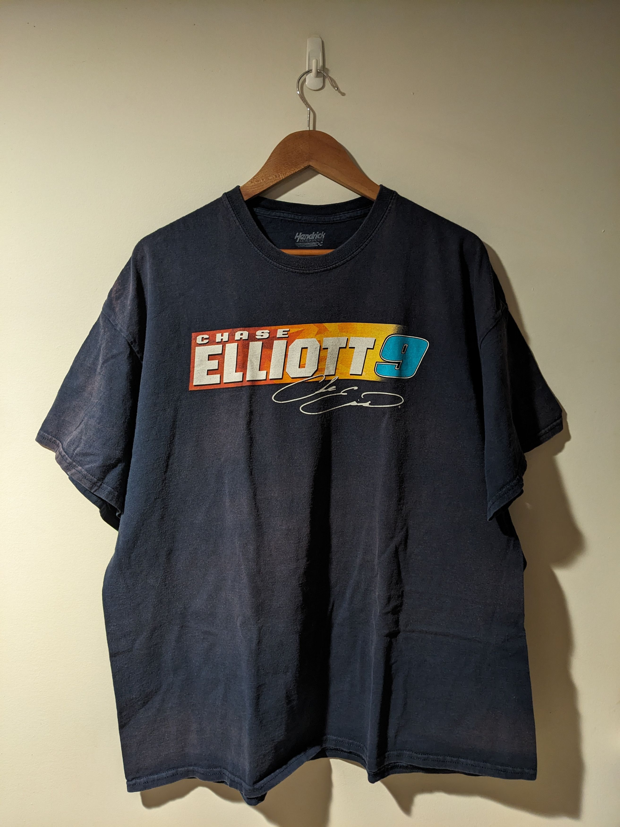 NASCAR Vintage 2010s Chase Elliott Nascar Chase Authentic T-Shirt Size US XXL / EU 58 / 5 - 8 Thumbnail
