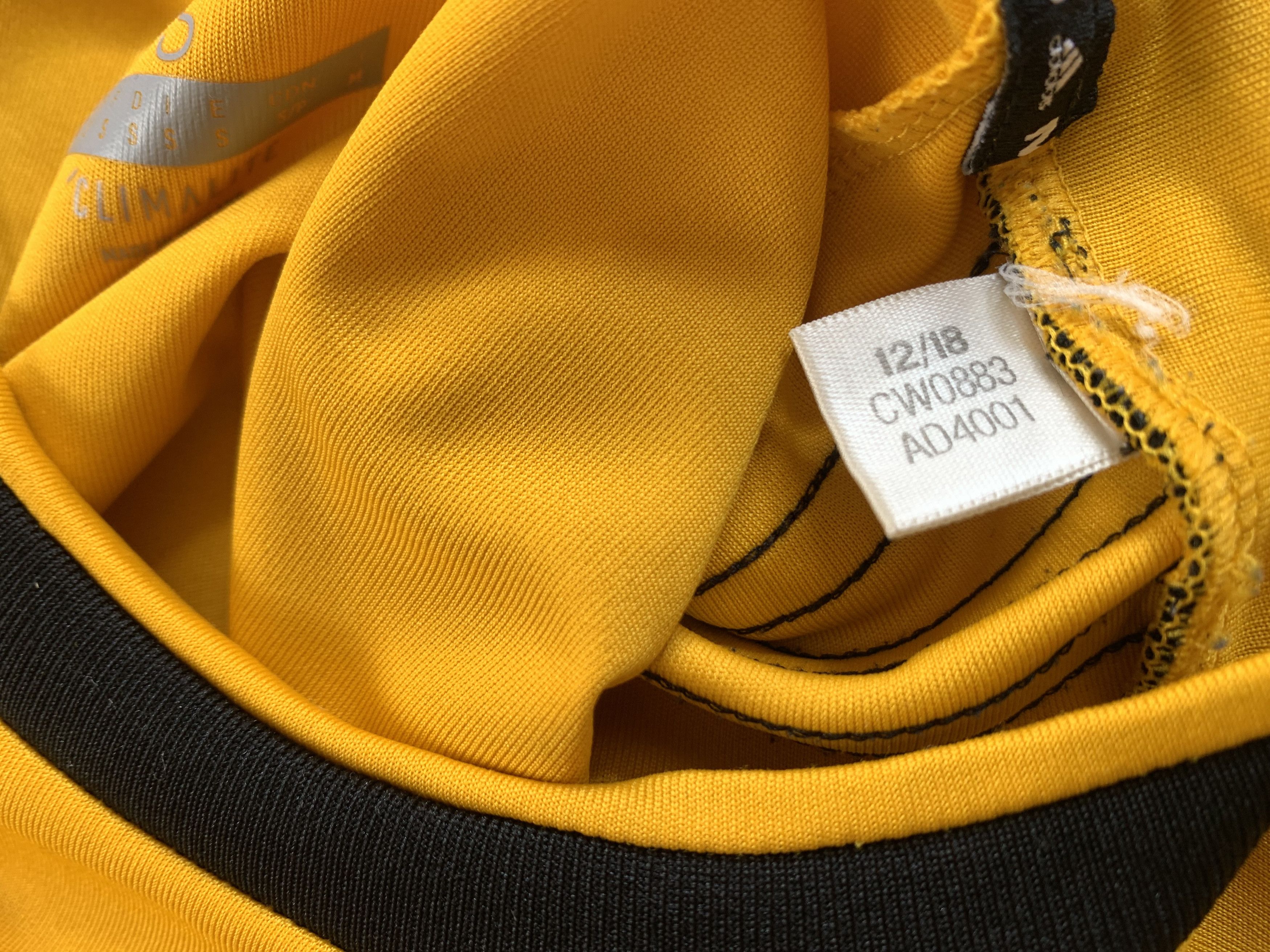 Adidas × Vintage Adidas Wolves Home Shirt Jersey 2018-2019 Size US S / EU 44-46 / 1 - 7 Thumbnail