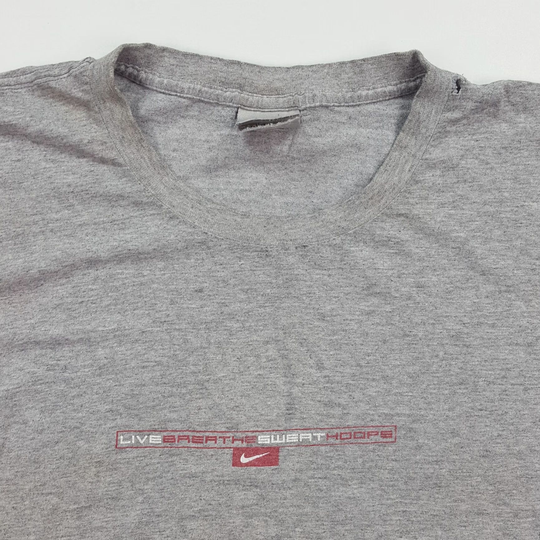 Nike VINTAGE Nike Distressed Basketball Gray Mens Size 2XL Faded Retro T Shirt Swoosh 90s College University Sports Graphic Print Shirt Mens Size US XXL / EU 58 / 5 - 6 Thumbnail