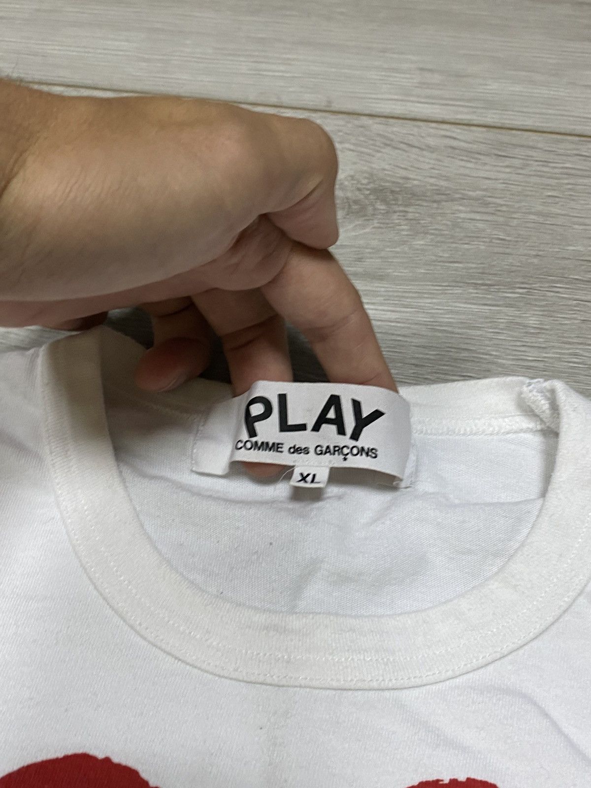 Comme des Garcons PLAY PLAY Comme des garçons vintage big heart Japanese t-shirt Size XL / US 12-14 / IT 48-50 - 4 Thumbnail