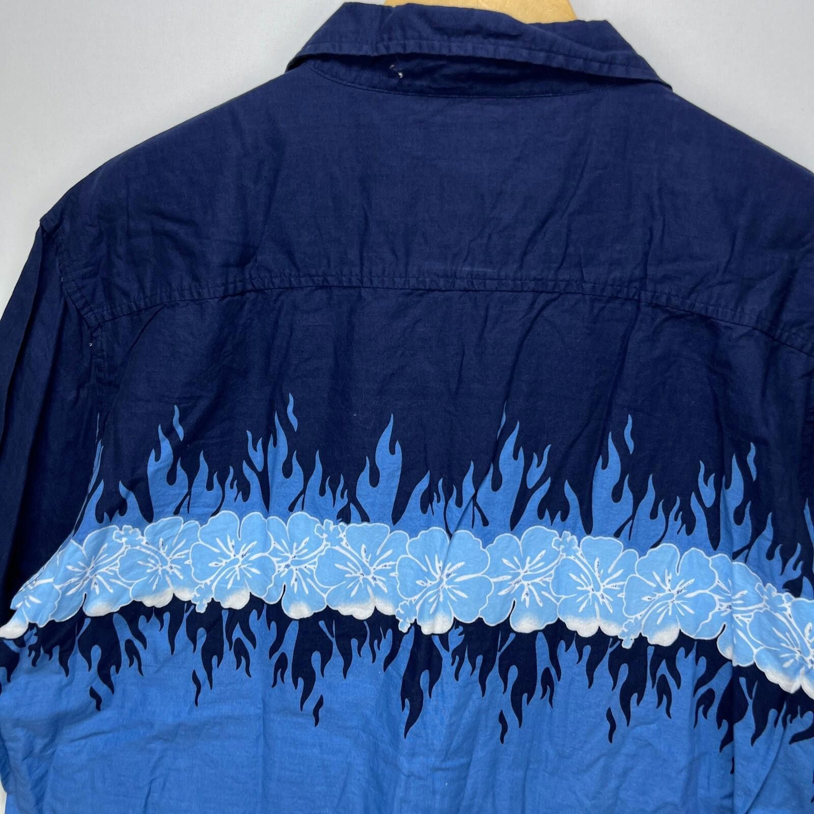 Vintage Vintage Y2K Hawaii Flaes Skate Surf Button Up Shirt Large Size US L / EU 52-54 / 3 - 6 Thumbnail